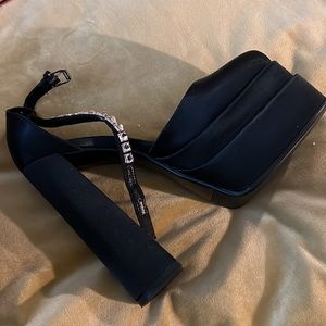 Platform Heels 7 NWOT